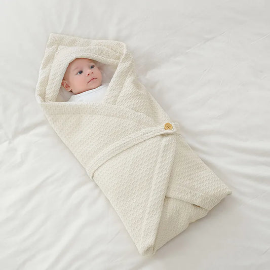 Made with soft and thick cotton, this sleeping bag is designed to keep your baby warm